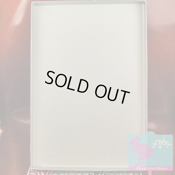 画像4: 未使用品 クリスチャン ディオール ハンカチ2枚セット ブーケ柄 白地に赤と白リボン 水色地に青と白リボン 箱入り Christian Dior (4)