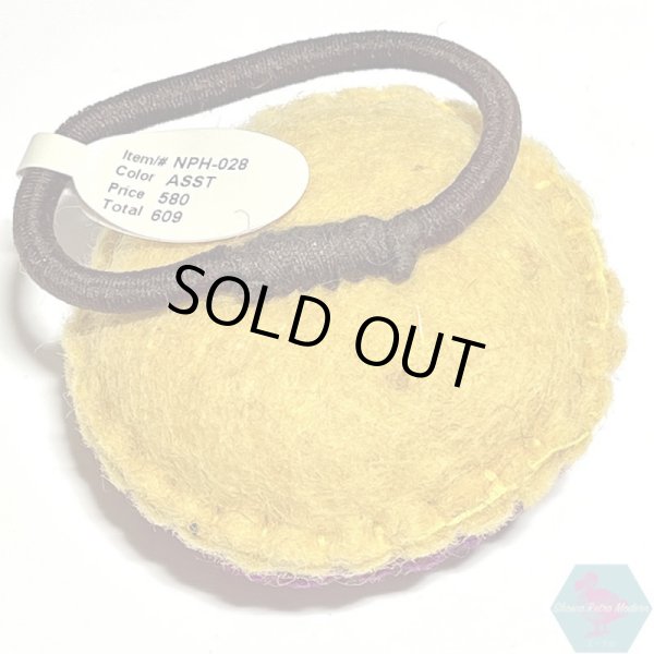 画像2: エスニックなモコモコなフェルトボールのゴム パープル ピースマーク ヘアゴム ヘアアクセサリー アジア雑貨 (2)