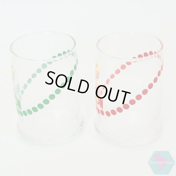 画像2: リボンシトロン ゆらゆらくるくる回るグラス 赤と緑の2個ペアセット 1970年代 販促品 非売品 昭和レトロ リボンちゃん retro glass cup green&red (2)