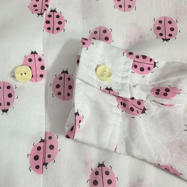 画像9: 昭和レトロ 70’s  てんとう虫 ピンク 柄シャツ ブラウス  薄手の長袖 (9)